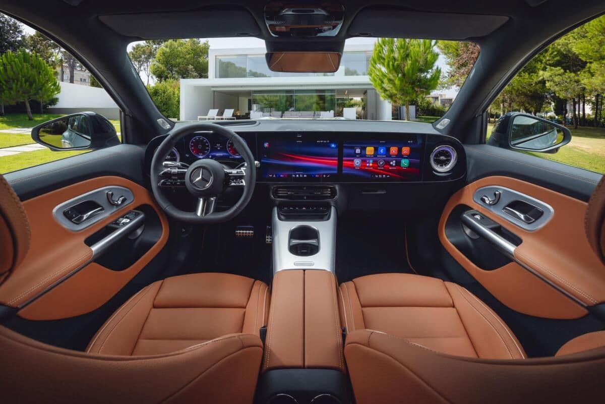 Mercedes-Benz GLB interior showing dashboard and front seats Mercedes-Benz GLB interior showing dashboard and front seats