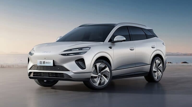 BYD Sealion 06 interior cabin view featuring the 15.6-inch rotating touchscreen, digital instrument cluster, and premium materials BYD Sealion 06 interior cabin view featuring the 15.6-inch rotating touchscreen, digital instrument cluster, and premium materials