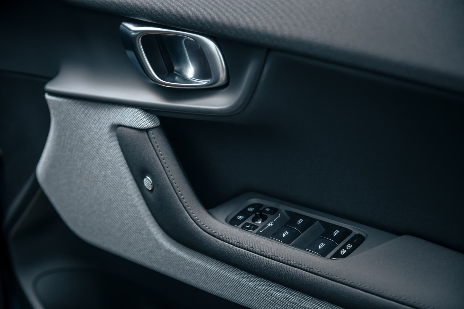 Sustainable interior door materials of Polestar 2 EV Sustainable interior door materials of Polestar 2 EV