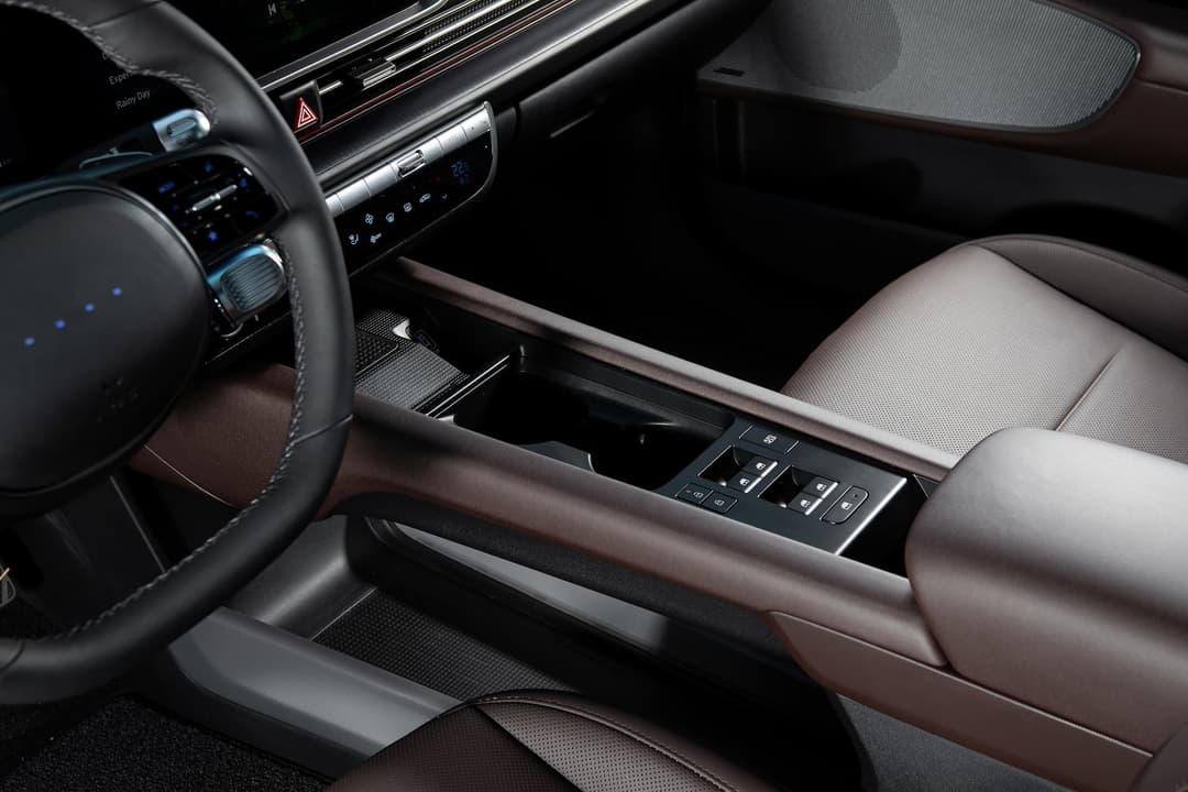 Hyundai Ioniq 6 interior centre console Hyundai Ioniq 6 interior centre console