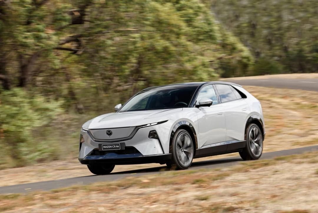 Mazda CX-6e front three-quarter view Mazda CX-6e front three-quarter view