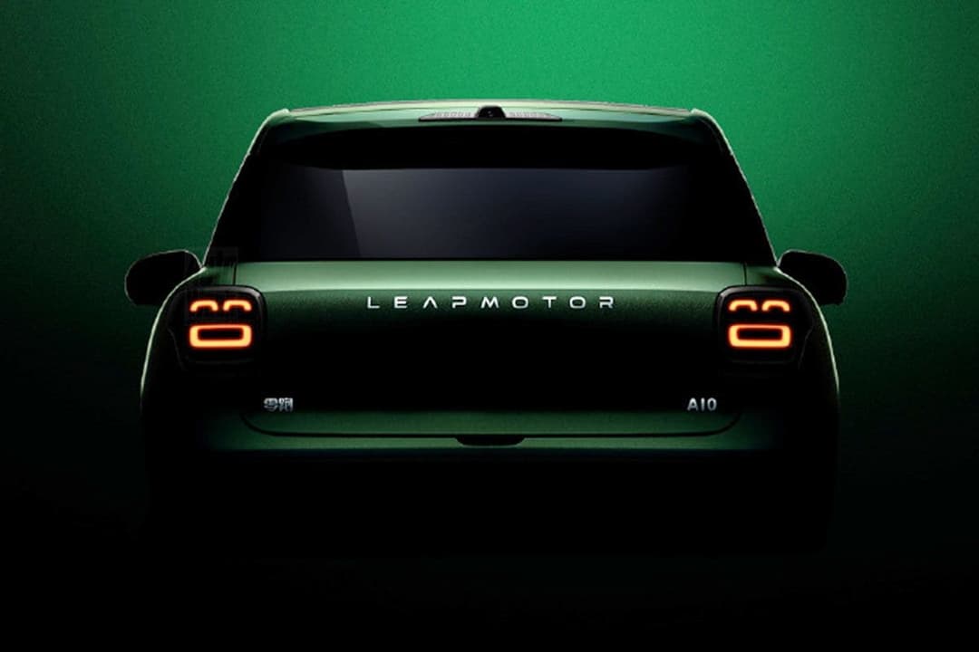 Leapmotor A10 side profile view highlighting its compact SUV proportions and city-friendly dimensions Leapmotor A10 side profile view highlighting its compact SUV proportions and city-friendly dimensions