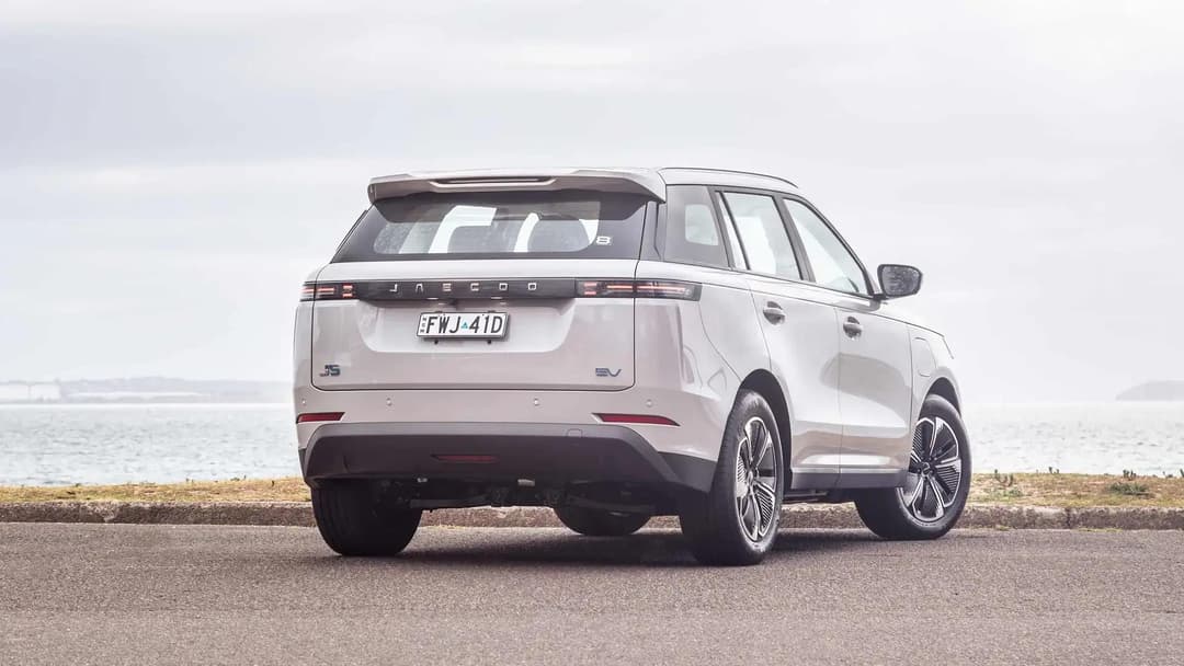 2026 Jaecoo J5 EV exterior rear view 2026 Jaecoo J5 EV exterior rear view