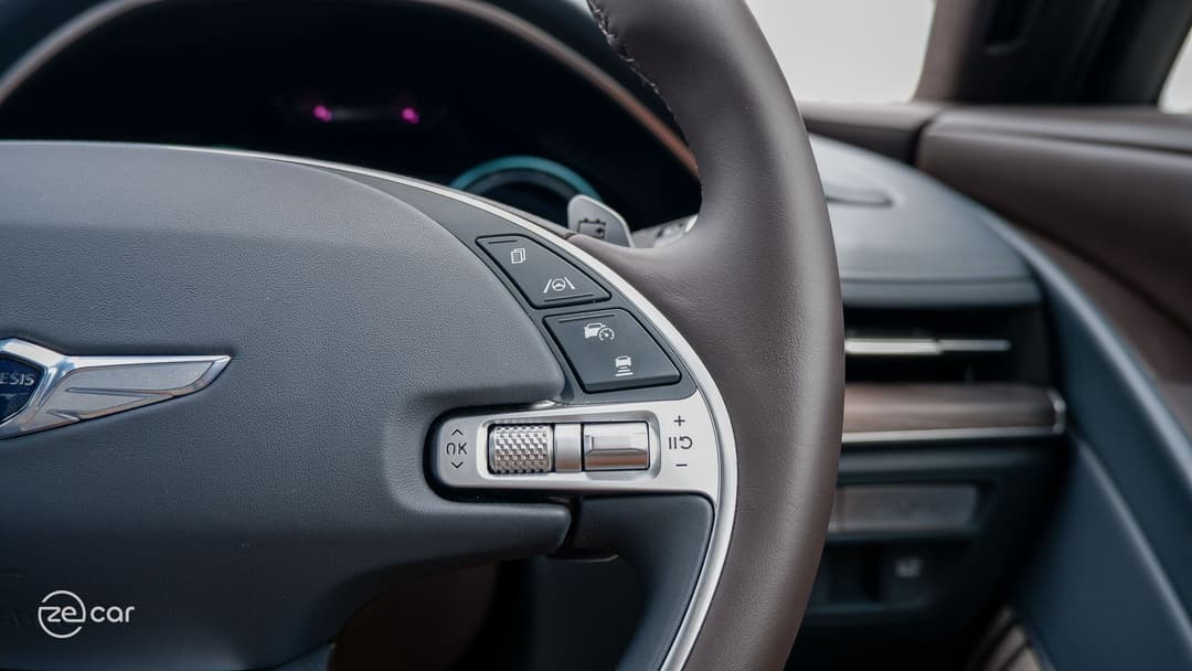 Genesis Electrified G80 steering wheel buttons and rear screen