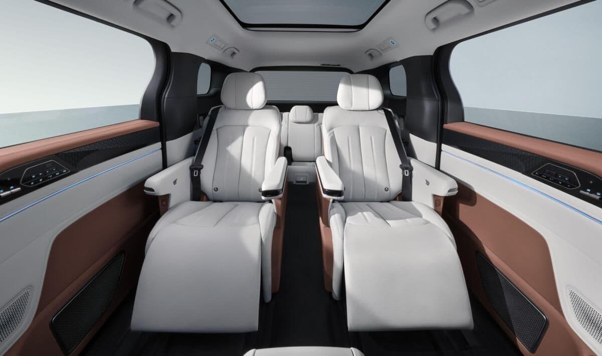 BYD M9 interior with second-row captain's chairs BYD M9 interior with second-row captain's chairs