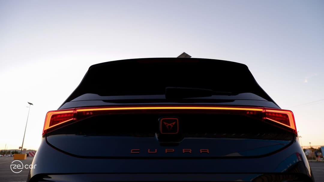 Cupra Born rear tail-light bar in sunset Cupra Born rear tail-light bar in sunset