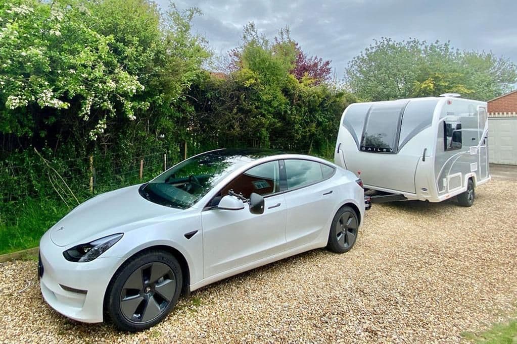 Tesla Model 3 RWD towing caravan Tesla Model 3 RWD towing caravan
