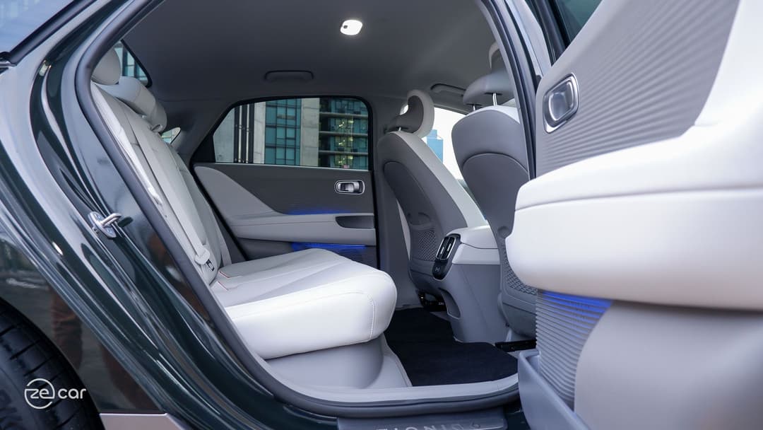 Hyundai Ioniq 6 rear row and door handles