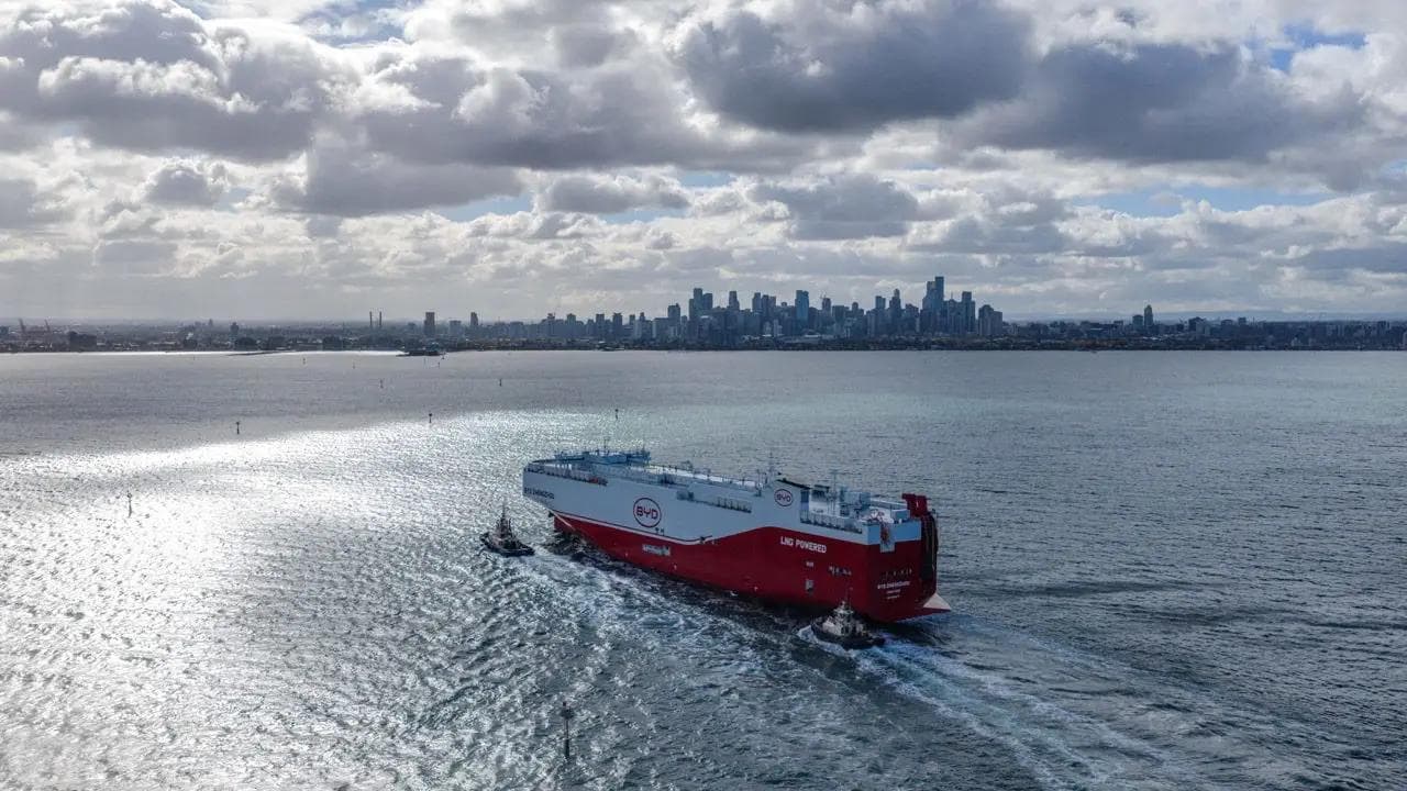 BYD ships docks at Melbourne carrying EVs and PHEVs BYD ships docks at Melbourne carrying EVs and PHEVs