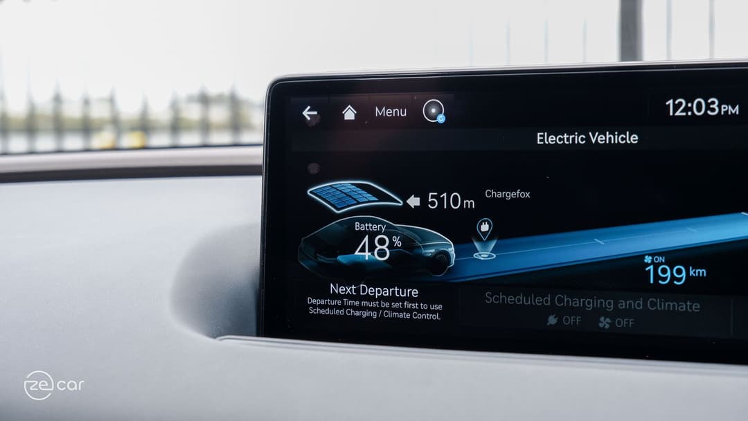 Genesis Electrified G80 solar panel roof