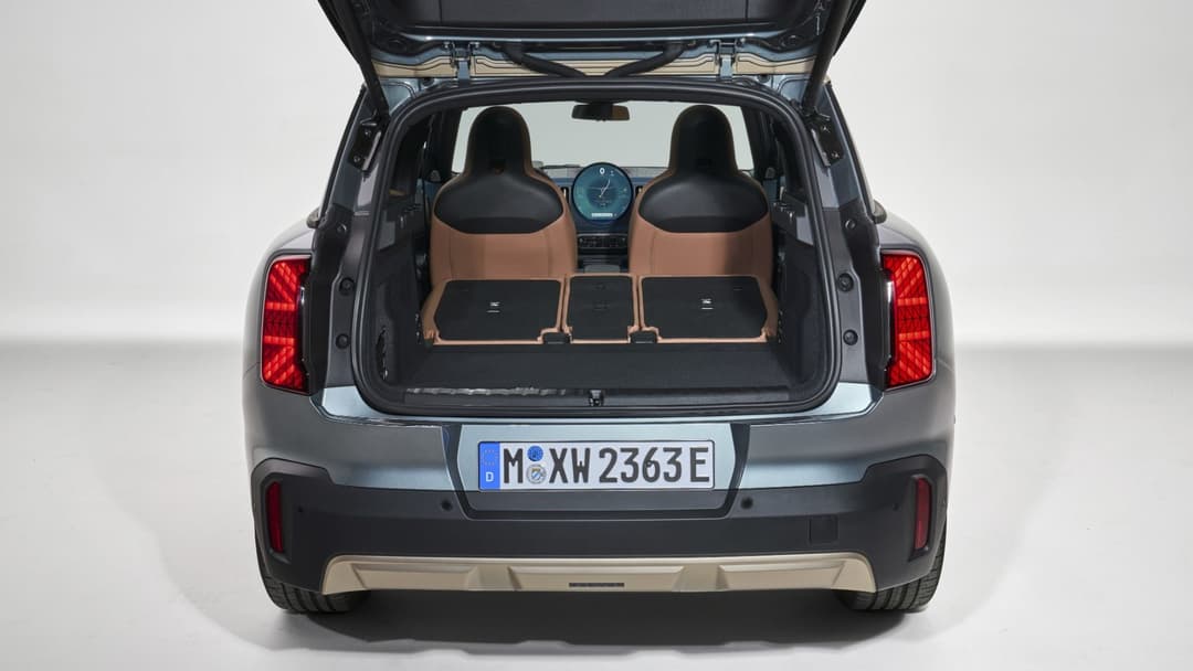 MINI Countryman interior and rear