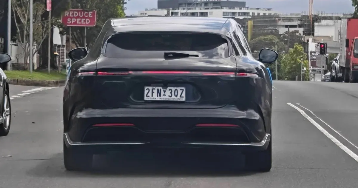 Avatr 06T Electric Wagon Spotted Testing in Australia Avatr 06T Electric Wagon Spotted Testing in Australia