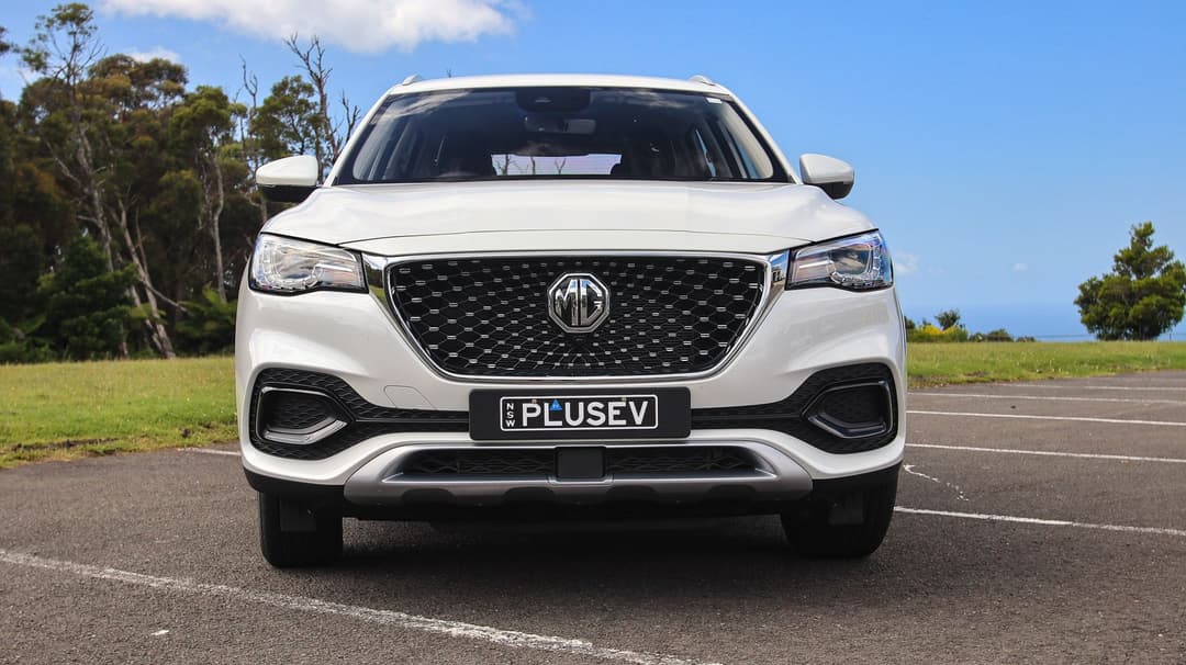 White MG HS Plus EV front grille White MG HS Plus EV front grille