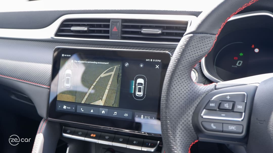 MG ZS EV headlights and 360-degree camera